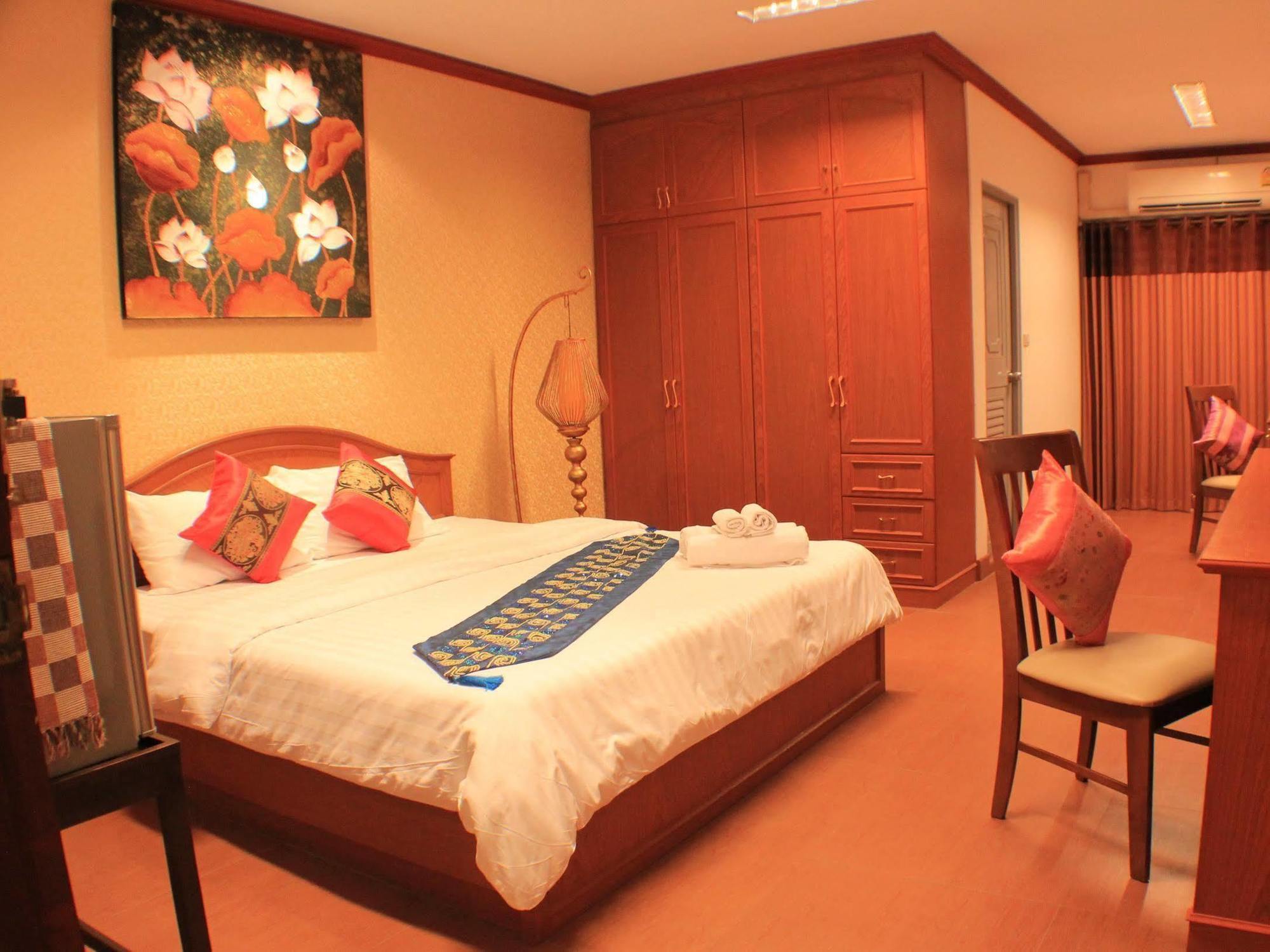 V Residence Hotel Chiang Mai Extérieur photo